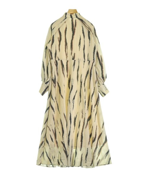 ROSE BUD เดรสที่เป็นเสื้อเชิ้ตตัวยาว