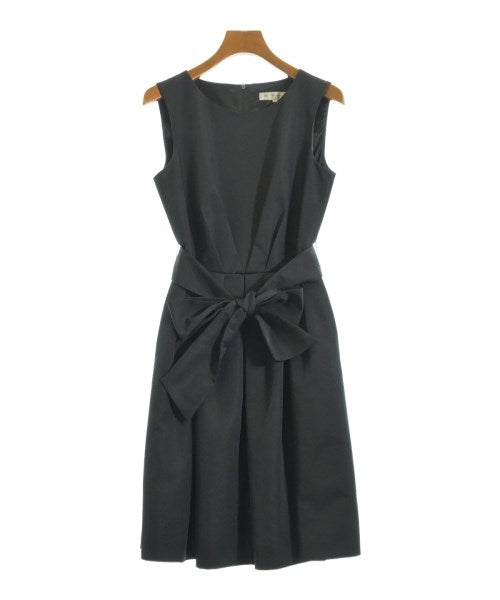 M-PREMIER ชุดเดรส