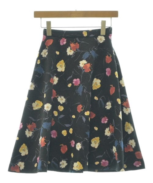 QUEENS COURT กระโปรงยาวถึงเข่า