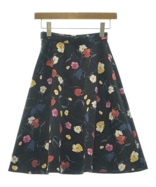 QUEENS COURT กระโปรงยาวถึงเข่า