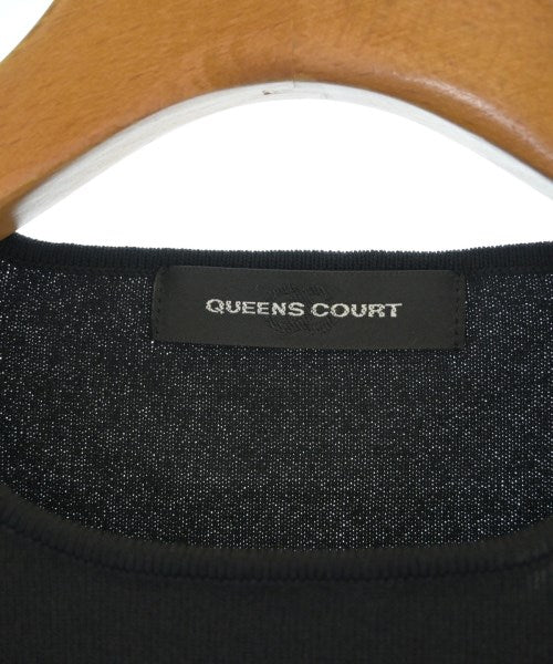 QUEENS COURT เสื้อแขนกุด