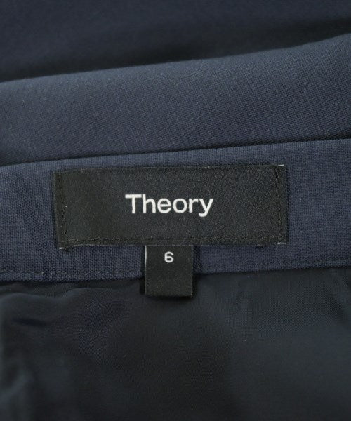 Theory กระโปรงยาวถึงเข่า