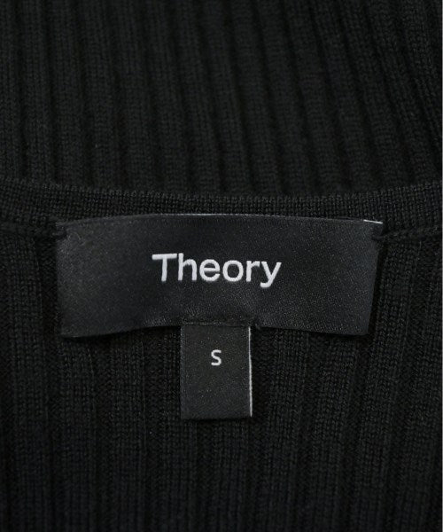 Theory เสื้อแขนกุด