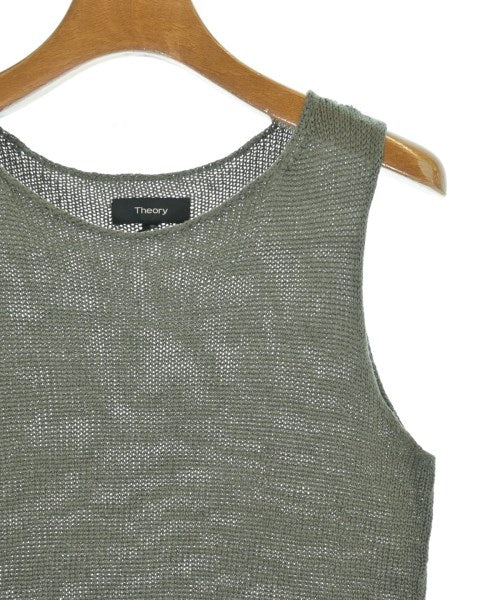 Theory เสื้อแขนกุด