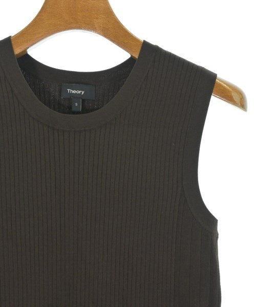 Theory เสื้อแขนกุด