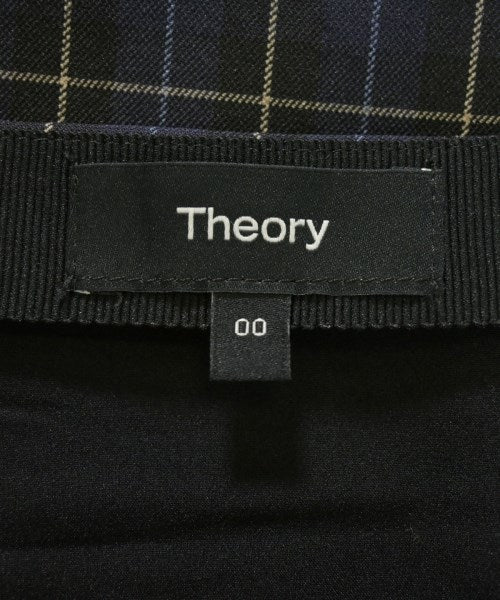 Theory กระโปรงสั้น