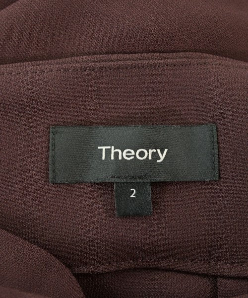 Theory กระโปรงยาวถึงเข่า