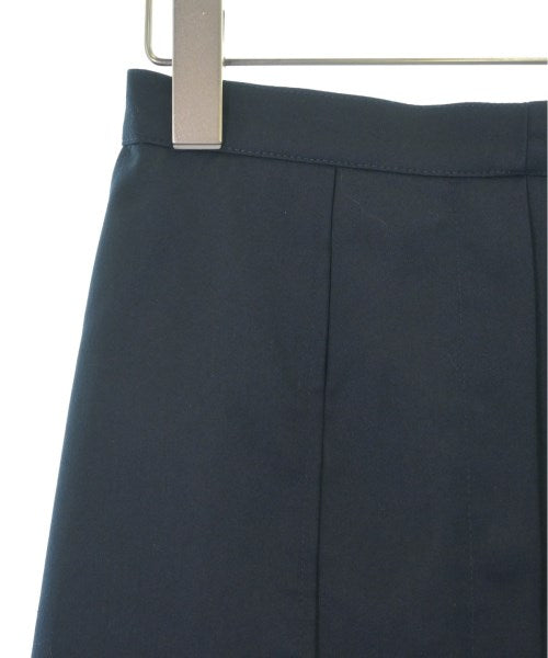 VICKY กระโปรงยาวถึงเข่า