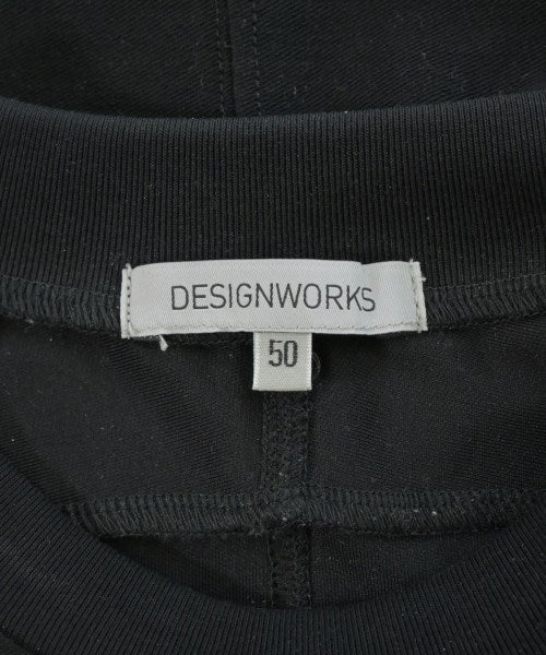 DESIGNWORKS เสื้อยืด/เสื้อท็อปส์