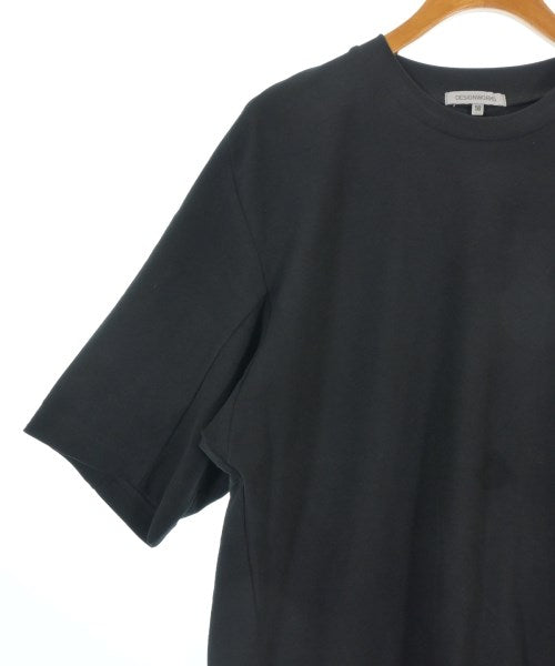 DESIGNWORKS เสื้อยืด/เสื้อท็อปส์