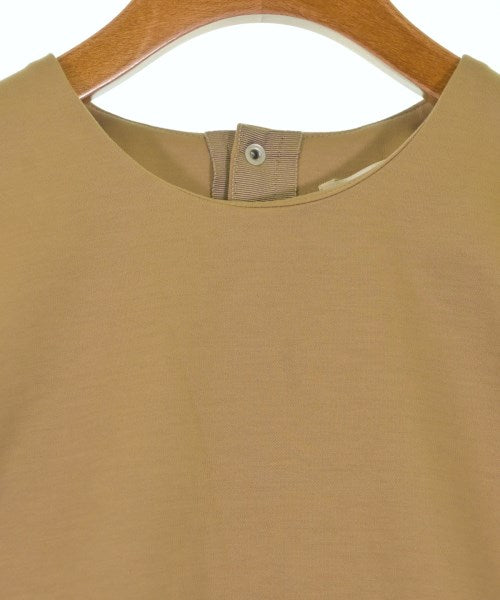DESIGNWORKS เสื้อยืด/เสื้อท็อปส์