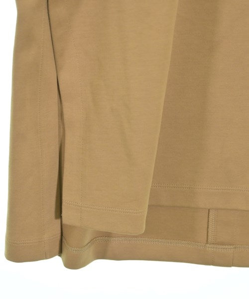 DESIGNWORKS เสื้อยืด/เสื้อท็อปส์