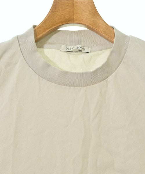 DESIGNWORKS เสื้อยืด/เสื้อท็อปส์