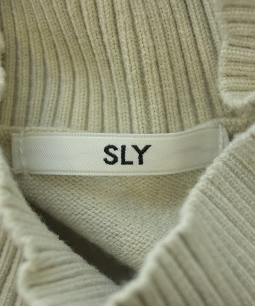 SLY เสื้อกันหนาว