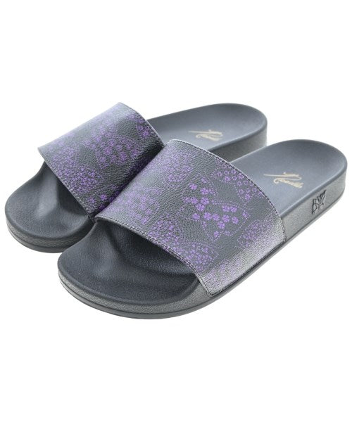 Needles รองเท้าแตะ