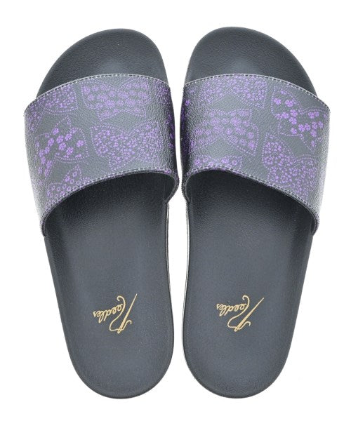 Needles รองเท้าแตะ