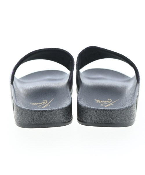 Needles รองเท้าแตะ