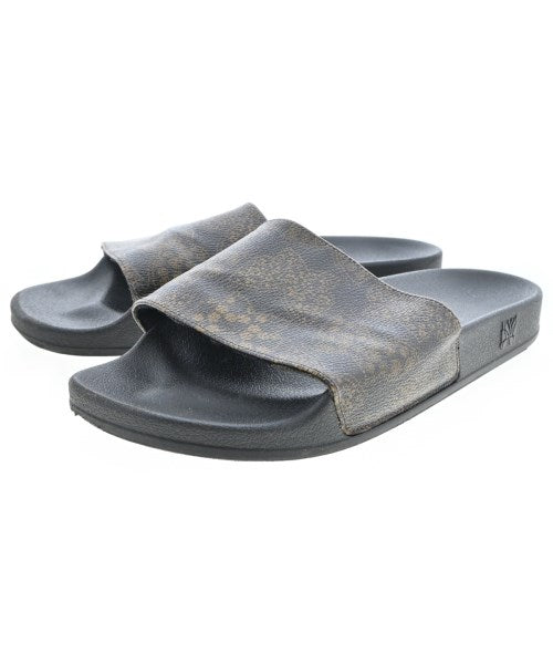 Needles รองเท้าแตะ