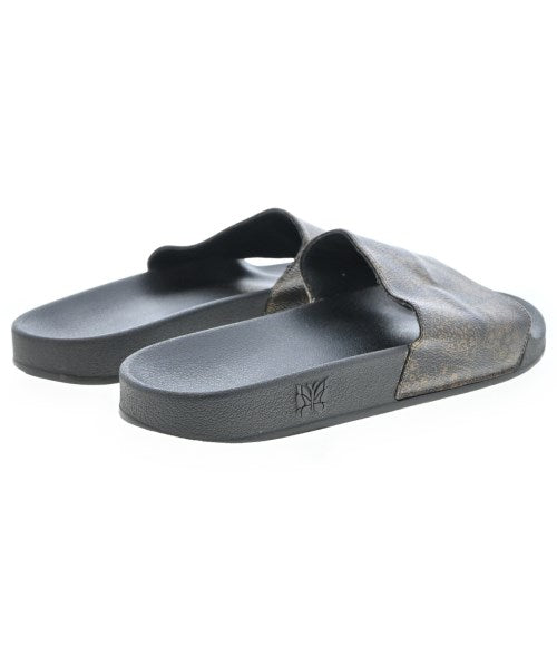 Needles รองเท้าแตะ