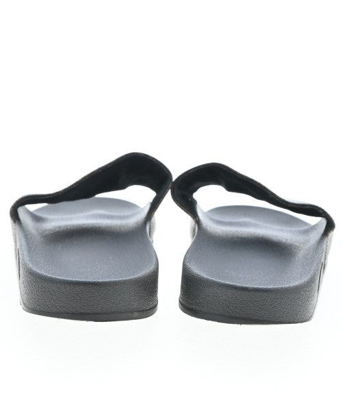 Needles รองเท้าแตะ