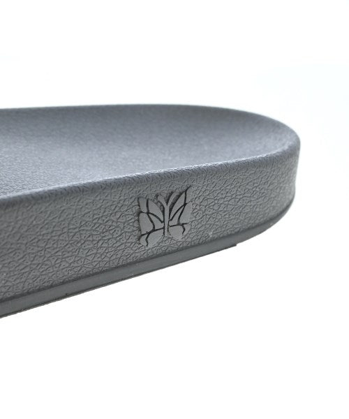 Needles รองเท้าแตะ