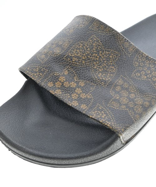 Needles รองเท้าแตะ