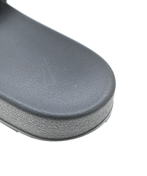 Needles รองเท้าแตะ