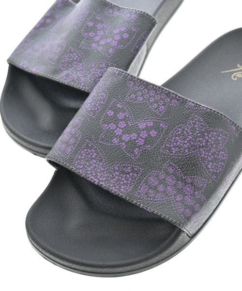 Needles รองเท้าแตะ