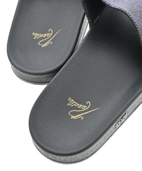 Needles รองเท้าแตะ