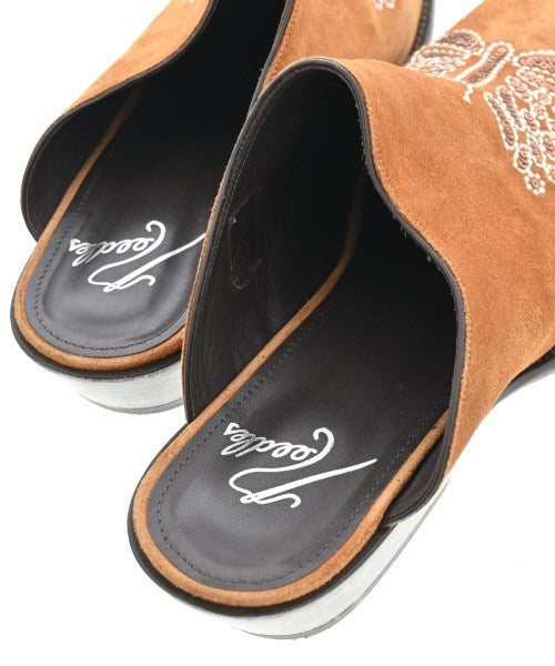 Needles รองเท้าแตะ