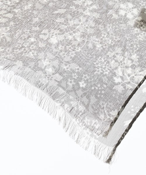 Needles ผ้าคลุมไหล่