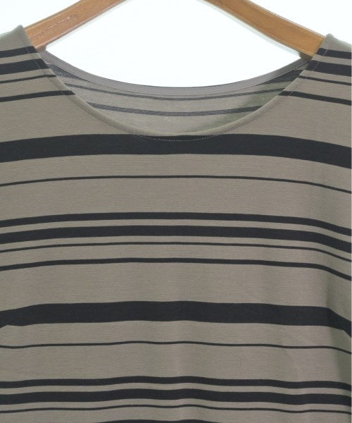COUP DE CHANCE เสื้อยืด/เสื้อท็อปส์