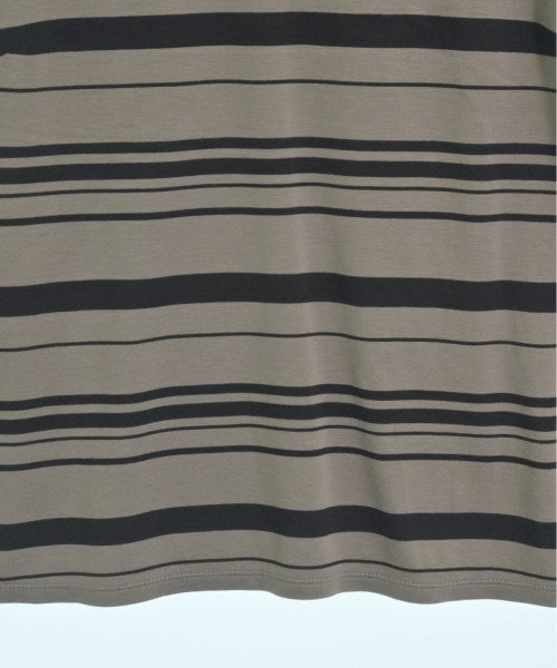 COUP DE CHANCE เสื้อยืด/เสื้อท็อปส์