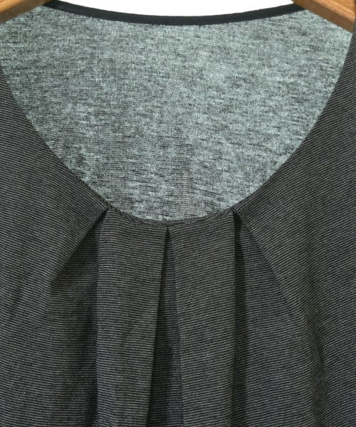 COUP DE CHANCE เสื้อยืด/เสื้อท็อปส์