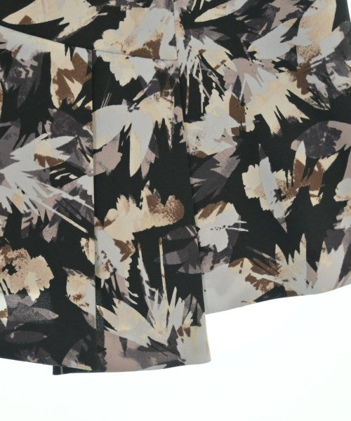 COUP DE CHANCE กระโปรงยาวถึงเข่า