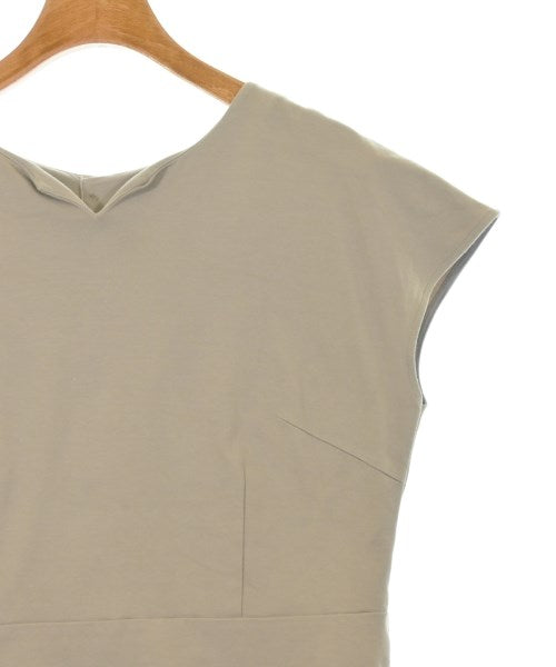 COUP DE CHANCE เสื้อยืด/เสื้อท็อปส์