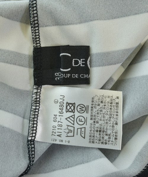 COUP DE CHANCE เสื้อยืด/เสื้อท็อปส์