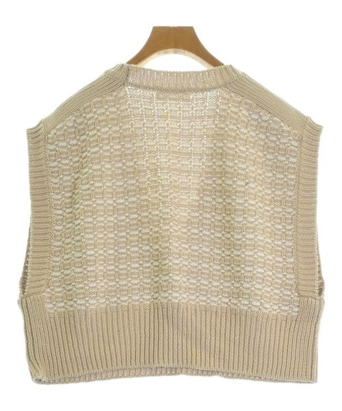 HUMAN WOMAN เสื้อแขนกุด