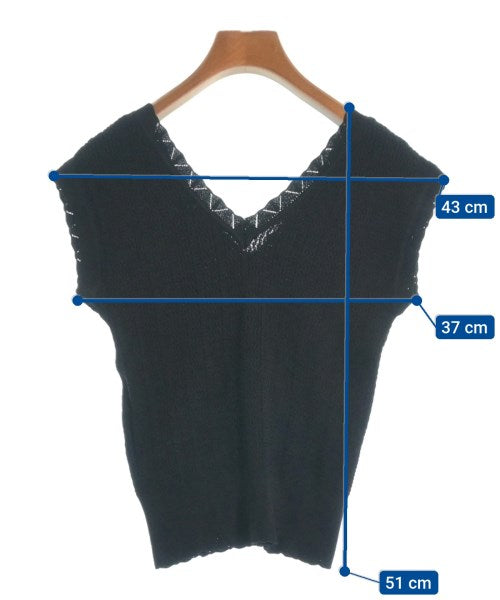 GRACE CONTINENTAL เสื้อแขนกุด