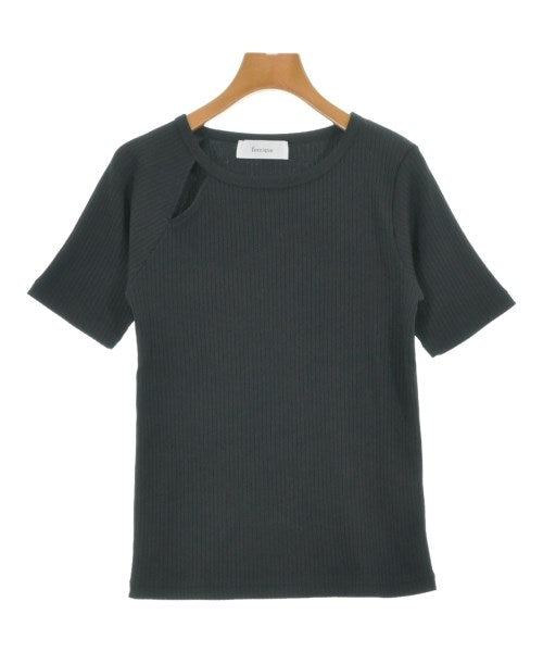 Feerique เสื้อยืด/เสื้อท็อปส์