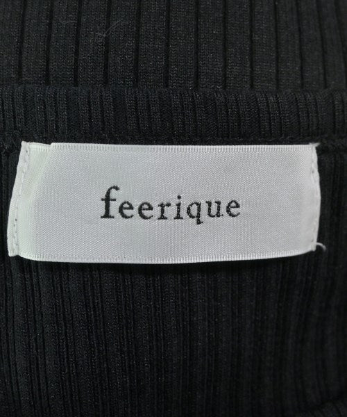 Feerique เสื้อยืด/เสื้อท็อปส์