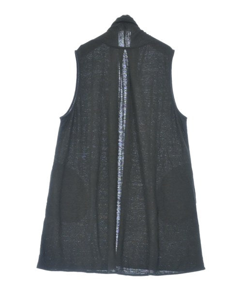 ina เสื้อแขนกุด