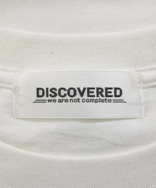 DISCOVERED เสื้อยืด/เสื้อท็อปส์