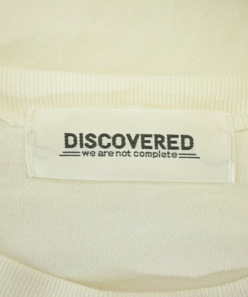 DISCOVERED เสื้อยืด/เสื้อท็อปส์