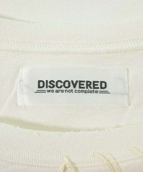 DISCOVERED เสื้อยืด/เสื้อท็อปส์