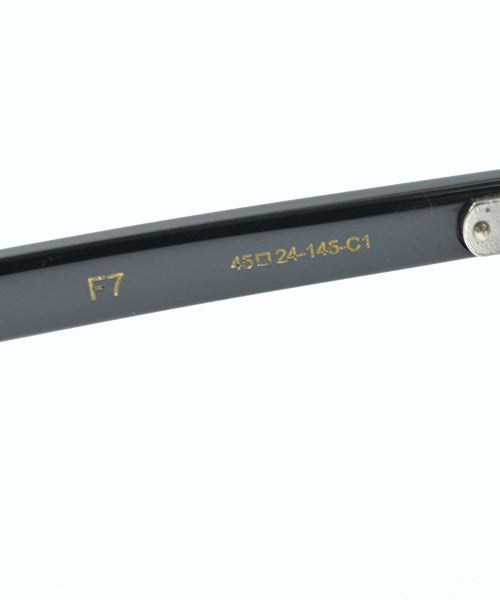 few แว่นตา