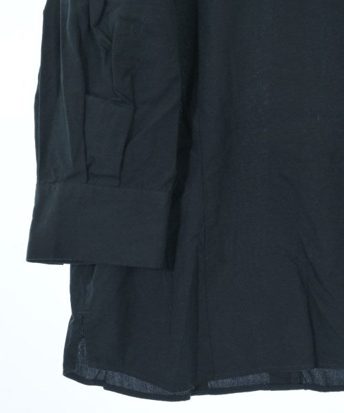 LB.03 Section เสื้อสตรี