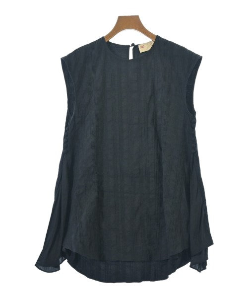LB.03 Section เสื้อสตรี