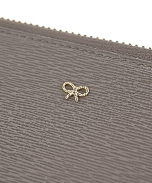 ANYA HINDMARCH กระเป๋า