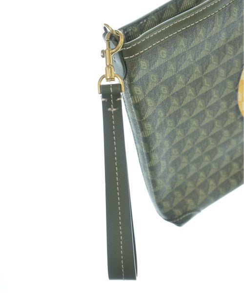 ANYA HINDMARCH คลัตช์